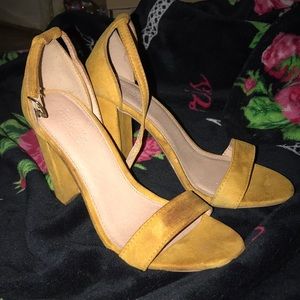 yellow/gold Charlotte russe heels